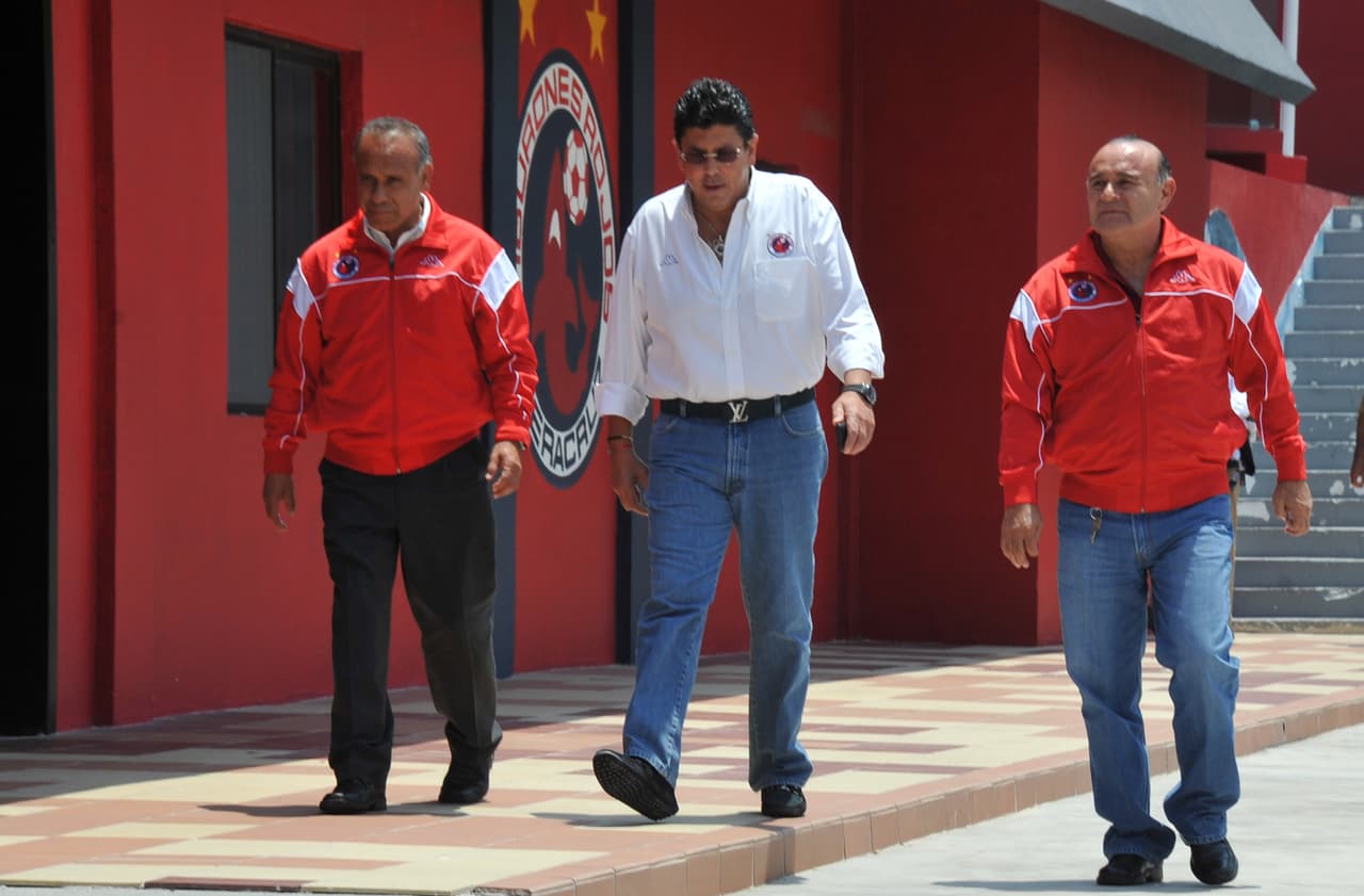 En 2016 Kuri perdió la cabeza y agredió al entonces presidente de la Comisión de Árbitros por una polémica en el Veracruz vs León. Codesal se encontraba en el palco a lado y el dueño jarocho lo agredió físicamente.