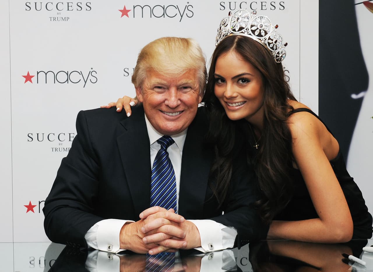 Este negocio incluye los certámenes Miss Universo, Miss USA y Miss Teen USA.