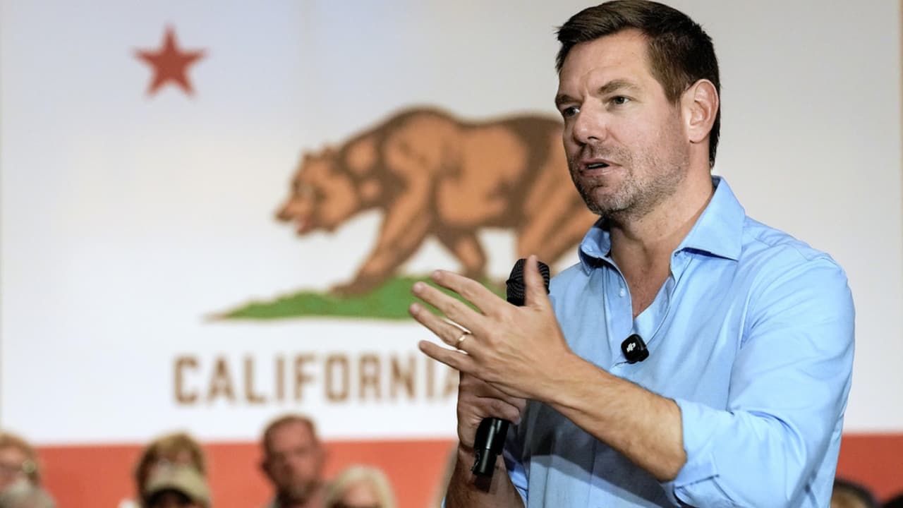 Acusan a Eric Swalwell de agresión sexual y aliados le retiran apoyo en campaña en California