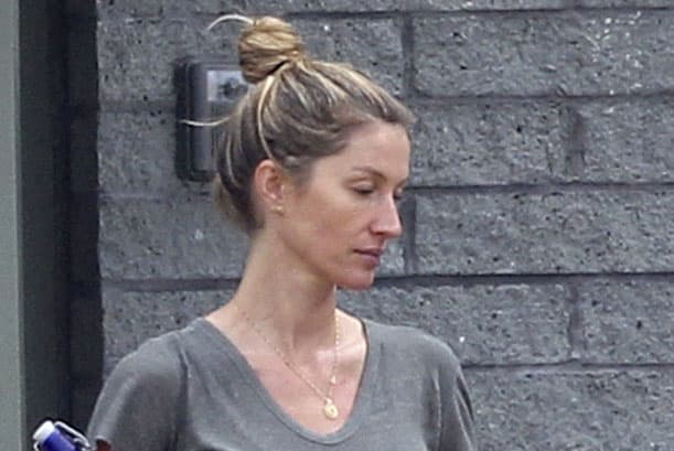Gisele Bundchen es una de las famosas que confía tanto en su belleza, que se da el lujo de salir sin maquillaje.