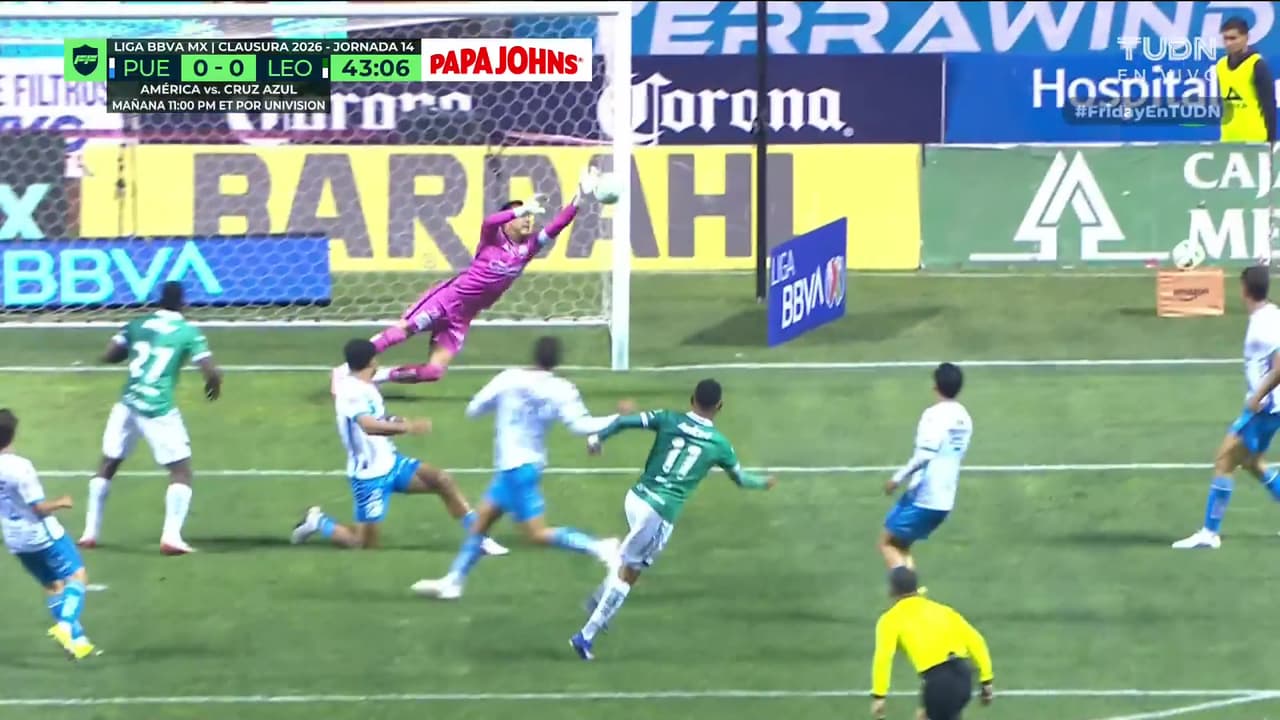 ¡Duelo de porterazos! Ricardo Gutiérrez evita el primero de La Fiera con un atajadón