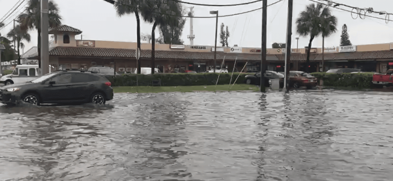 El área del Doral ha sido de las más afectadas, con inundaciones en el comercio y algunas zonas residenciales.
<br>