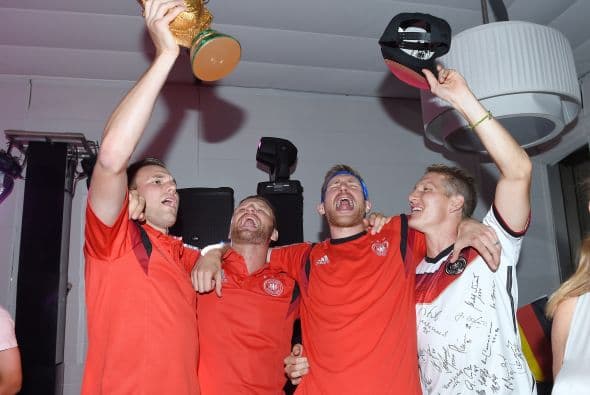 Los jugadores descargaban todos los sentimientos contenidos durante un mes, era tiempo de festejar.