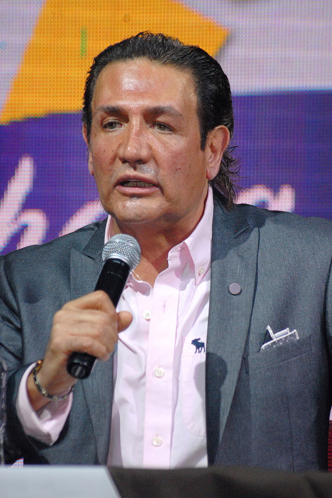 El presentador mexicano sufrió un asalto a mano armada el jueves cuando se dirigía al aeropuerto de la Ciudad de México, para tomar un vuelo con destino a Monterrey, Nuevo León.