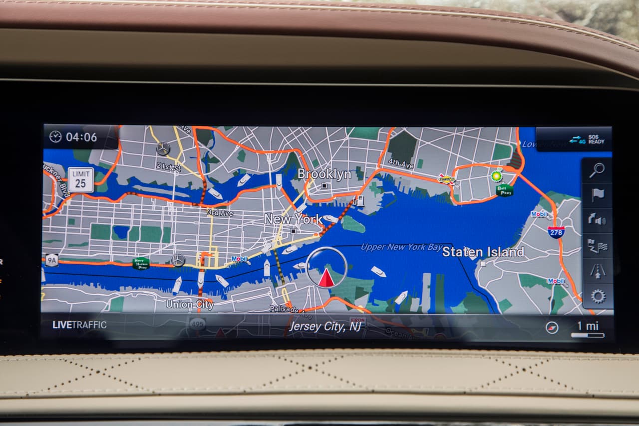 Manejamos el Mercedes-AMG S65 por vías urbanamas en las zonas metropolitanas de la ciudad de Nueva York, y Hoboken, en New Jersey, así como por las autopistas aledañas y vías ruales en los estados de connecticutt, New Jersey y New Yrok. En ellas el S65 no sólo se sintió en su ambiente sino que