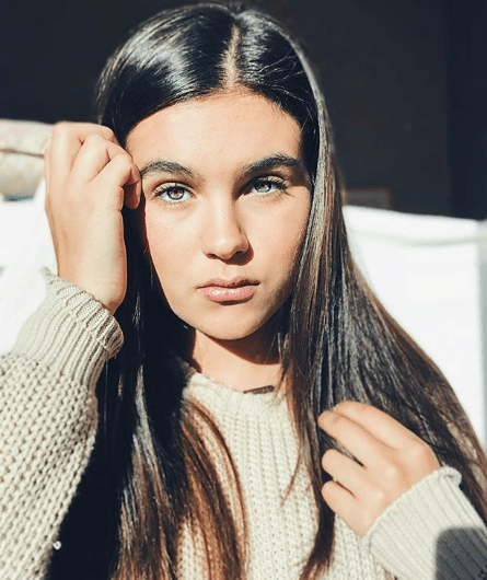 No cabe duda que Romina disfruta de su belleza natural, pues siempre luce su rostro libre de maquillaje.