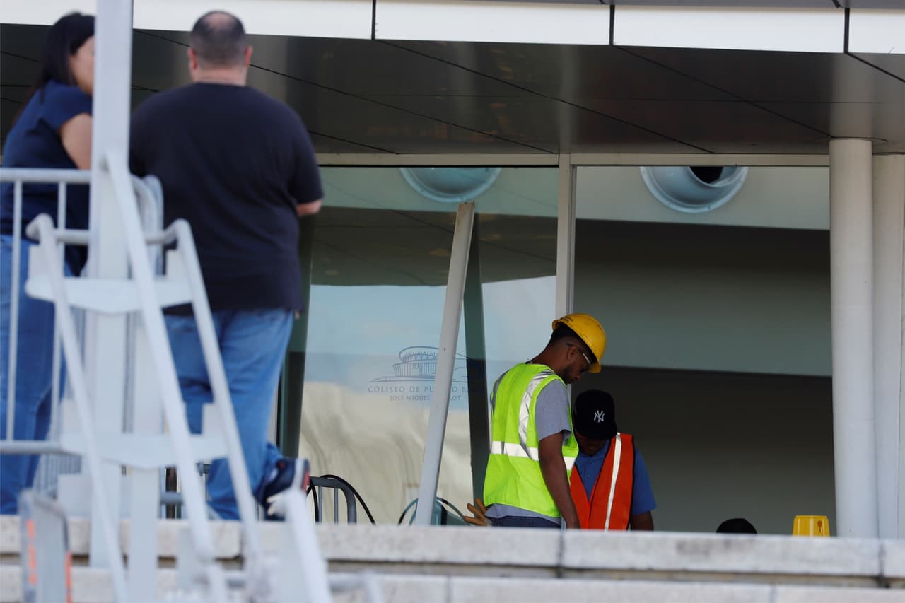 Durante el día se tomaron las medidas necesarias para evitar algún accidente en el Coliseo de Puerto Rico José Miguel Agrelot.