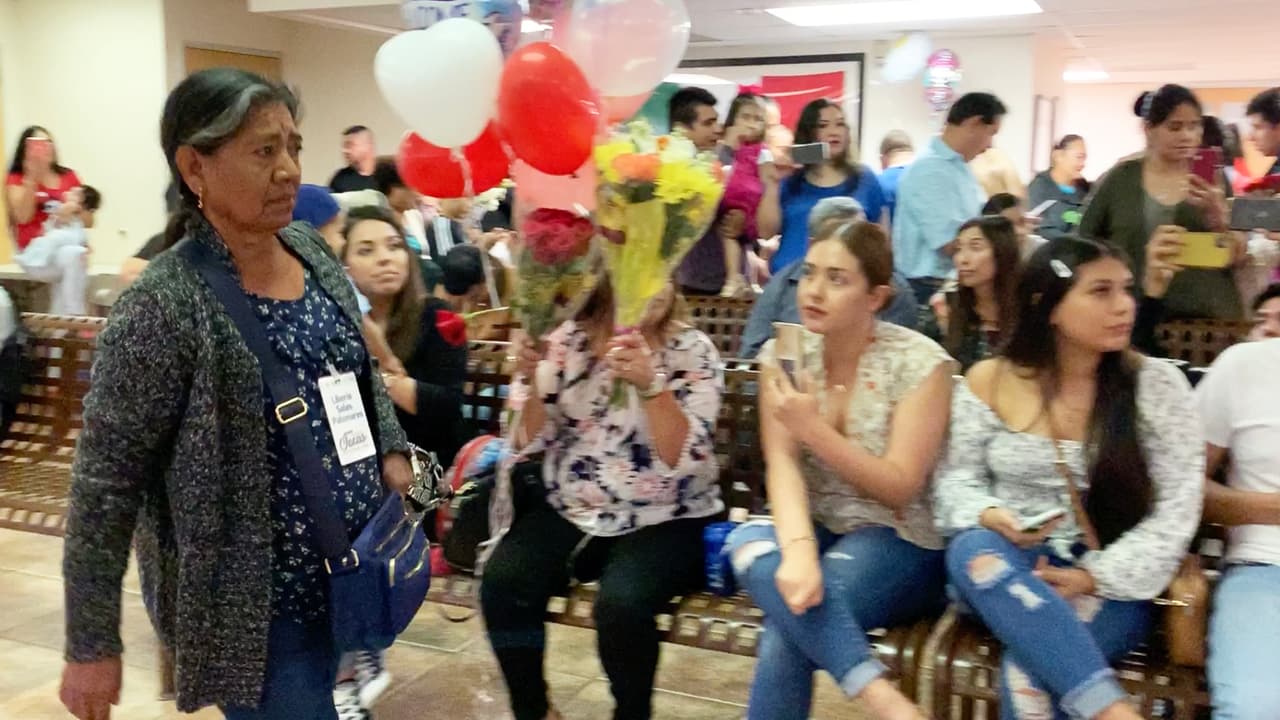 El punto de encuentro fue en el Consulado de México en Houston localizado cerca del centro de la ciudad espacial.