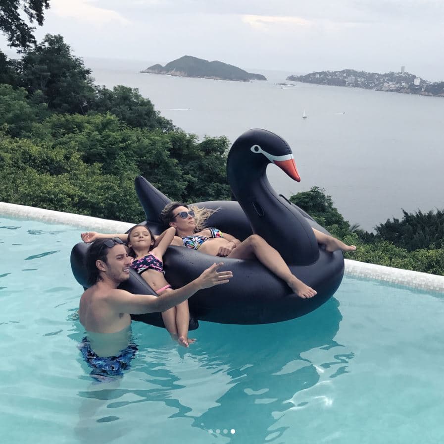 El 25 de julio de 2014 Fey y el empresario Alonso Orozco quedaron legalmente divorciados.