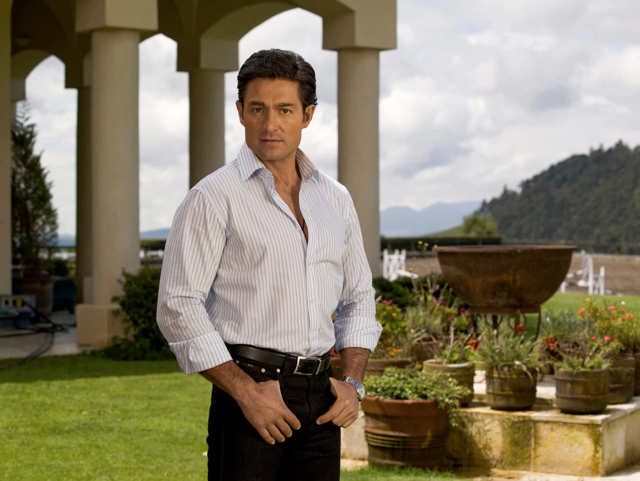 Su noveno protagónico fue con el melodrama ‘Mañana es para siempre’ como ‘Eduardo Júarez’ en 2008.