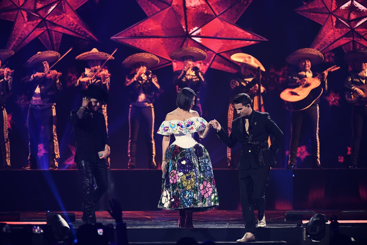 Quien se comportó como todo un caballero con la hija de Pepe Aguilar.