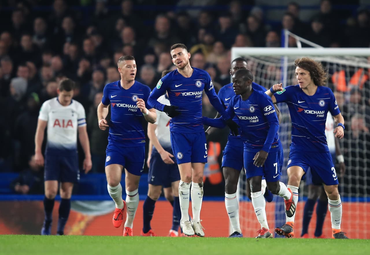 Chelsea tuvo mejor atino en los penaltis contra Tottenham y se impuso 4-2 para convertirse en el rival del Manchester City en la final de la Carabao Cup.