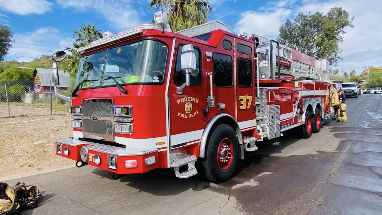 Si requieres más ayuda o tienes dudas, visita la página de la 
<a href="https://www.usfa.fema.gov/" target="_blank">Administración de Bomberos de Estados Unidos</a>, o bien, acude con tu departamento de bomberos local donde podrán brindarte mayor orientación para que vivas unas fiestas de manera segura.