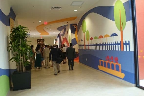 El diseño colorido y alegre del CRIT USA está especialmente diseñado para animar y motivar a los niños, que encuentran así las energías para recuperarse.