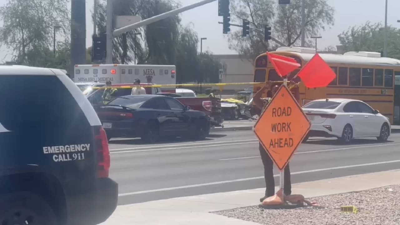 Aparatoso accidente entre ocho vehículos deja una persona sin vida en Mesa