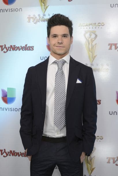 Este joven galán también está nominado por Mejor actor juvenil.