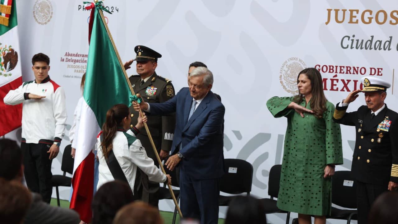 AMLO realiza el abanderamiento a la Delegación Mexicana para Paris 2024