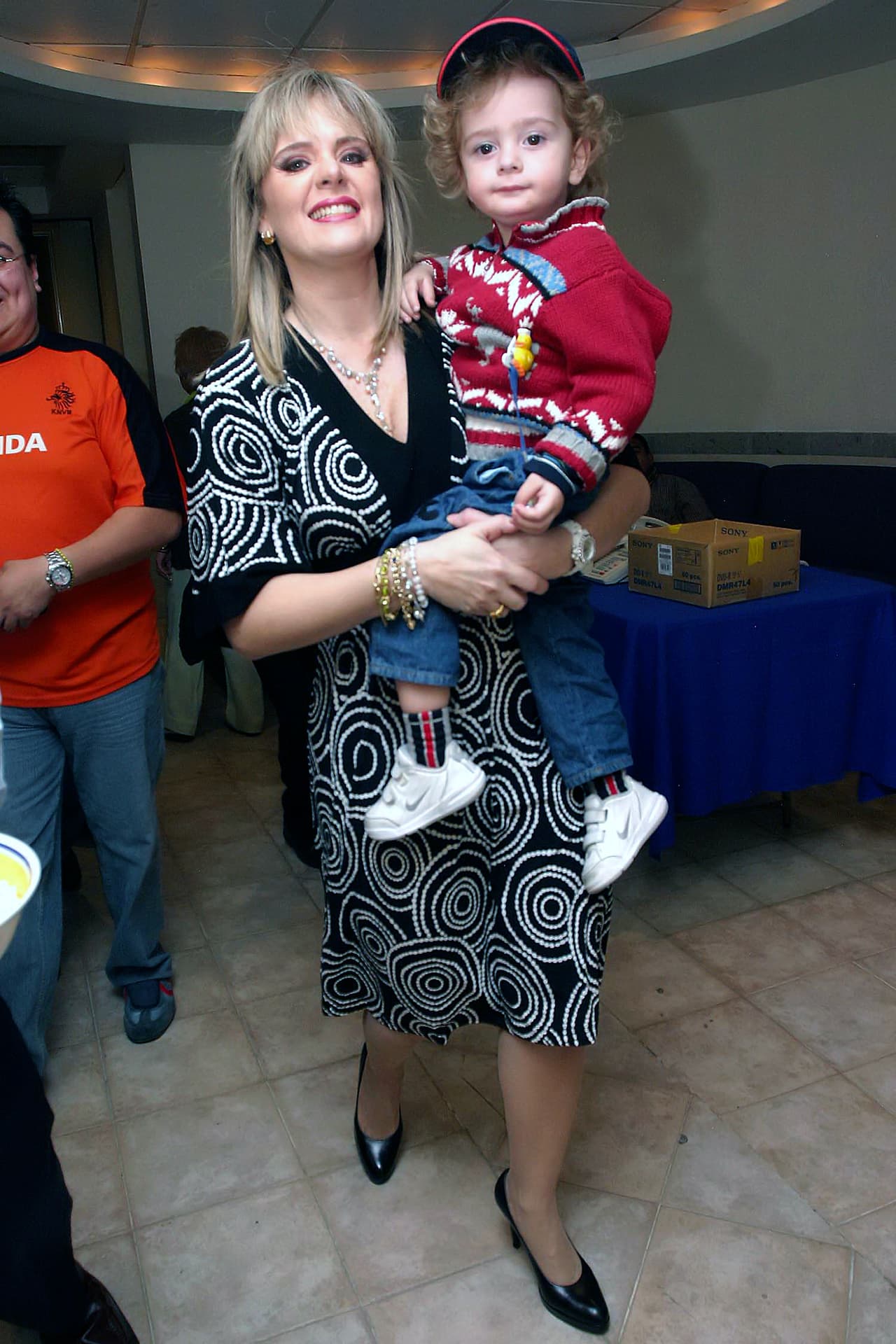 Erika Buenfil y su hijo Nicolás