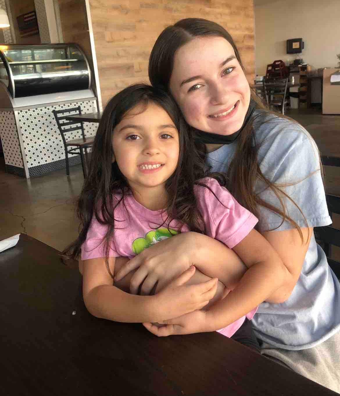 Trinity era una estudiante en la preparatoria Troy en Fullerton.