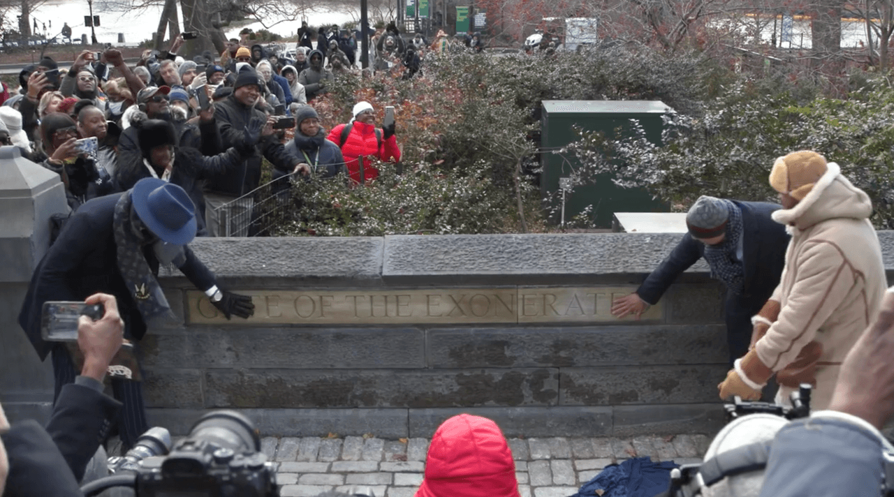 Nueva York honra a "los cinco de Central Park" con la "Puerta de los Exonerados" 