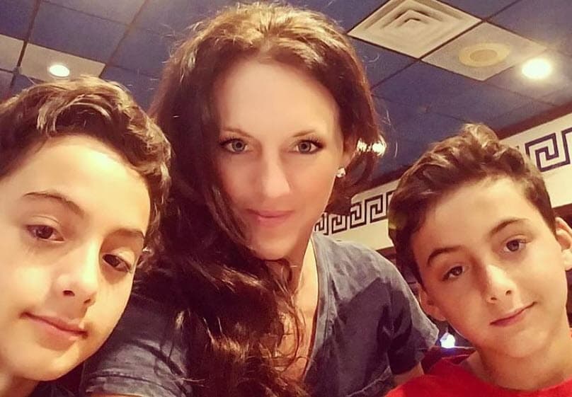 "El dolor era tan severo que empecé a gritar tanto que tuvieron que sedarme de nuevo", recordó.
<br>