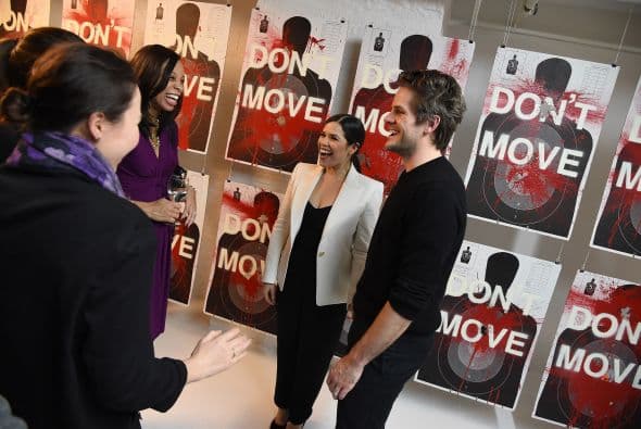 Ryan abrió una exposición de arte en The Garfield Building.