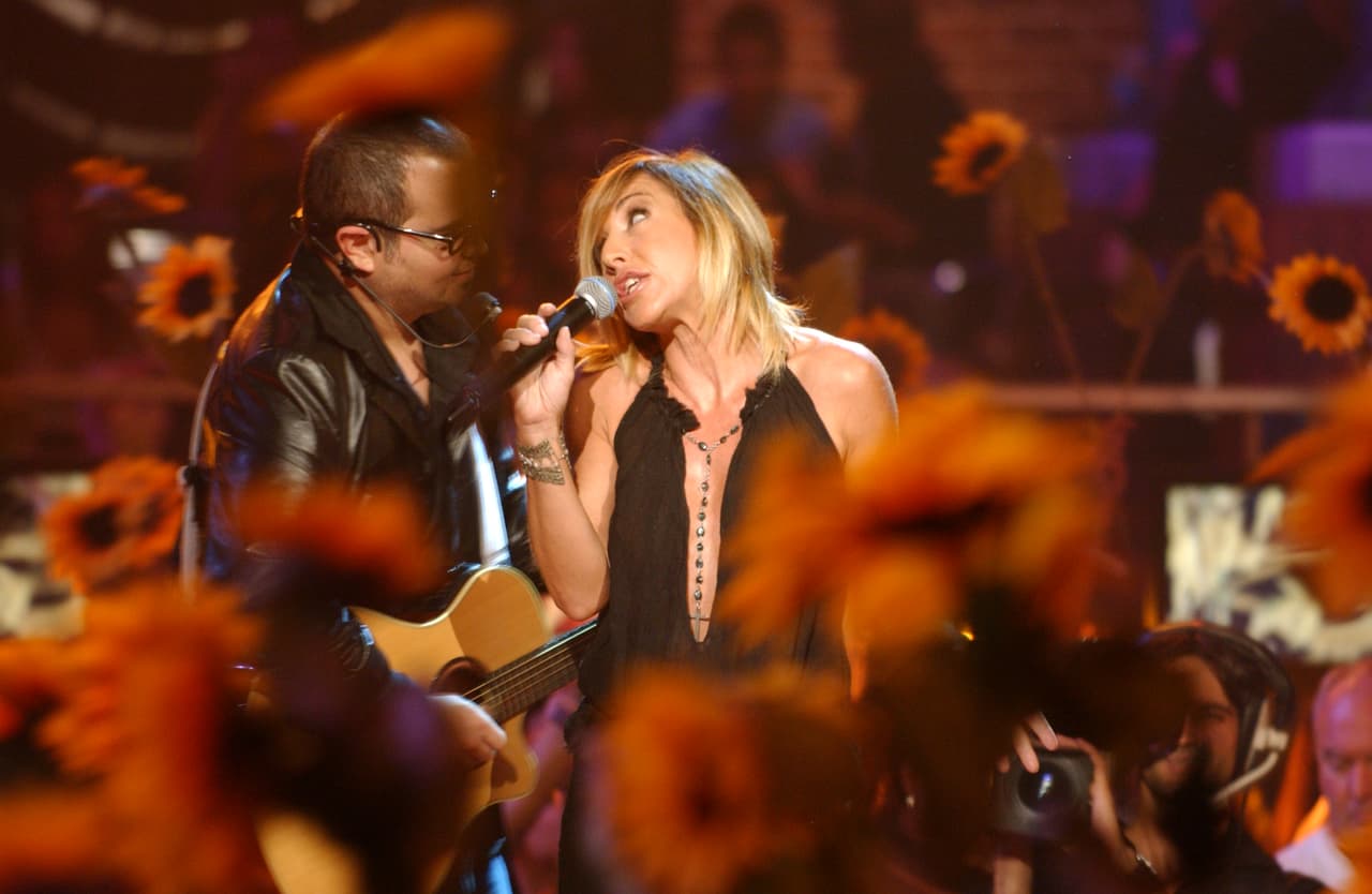 Aleks Syntek y Ana Torroja hicieron un dueto épico con el sencillo 'Duele el amor'.