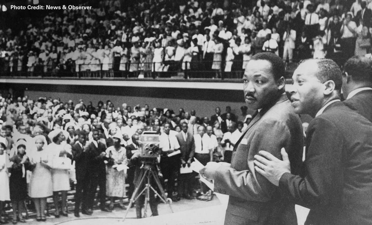 El 31 de julio de 1966 el reverendo acudió al Reynolds Coliseum, ubicado en la Universidad NC State.