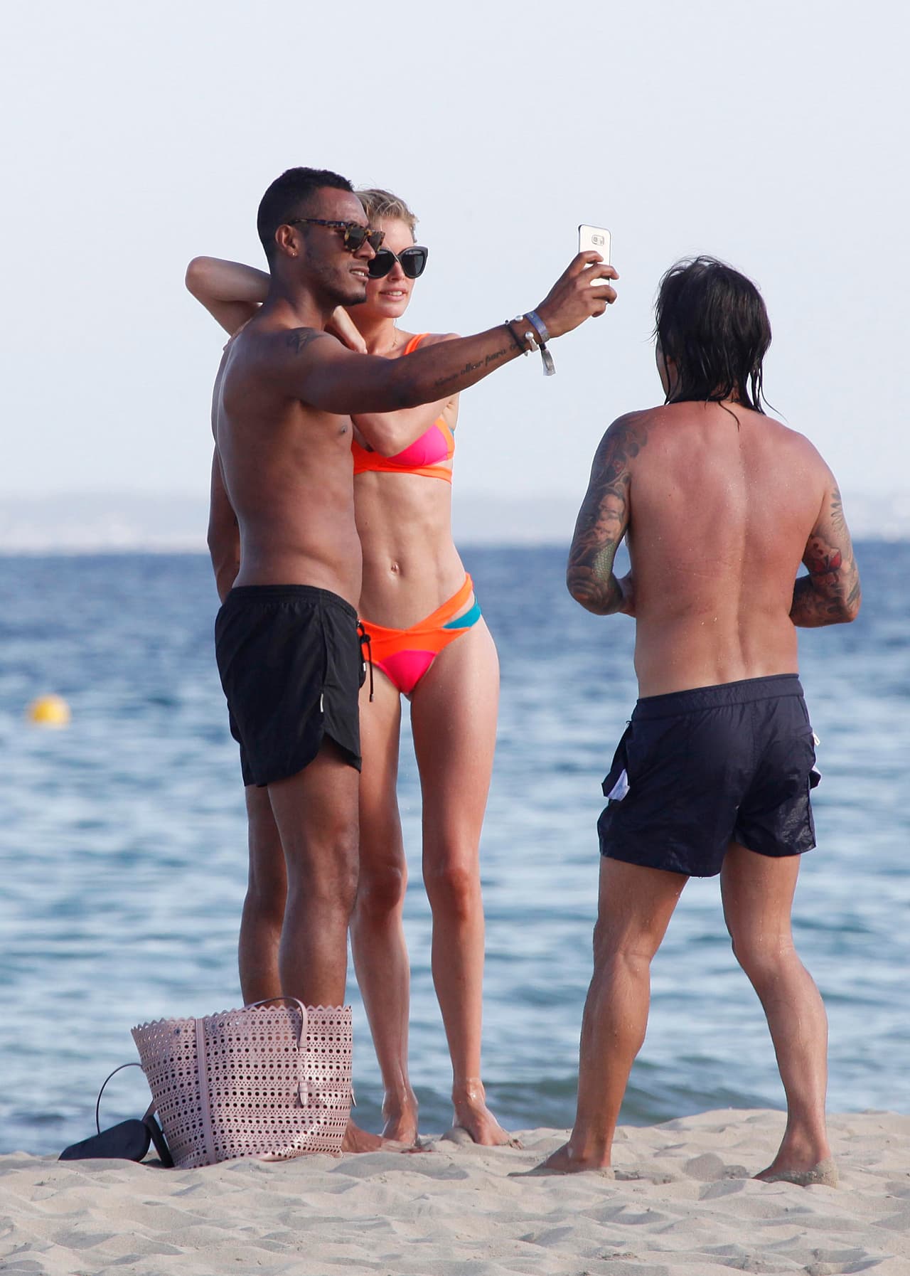 En verdad que tiene un cuerpo casi perfecto.