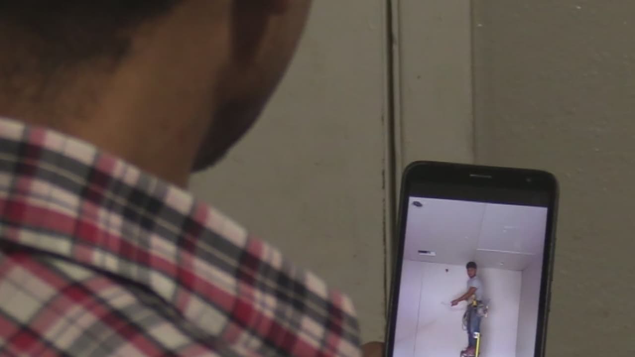 Padre busca la liberación de su hijo hondureño, detenido en el megaoperativo en San Antonio