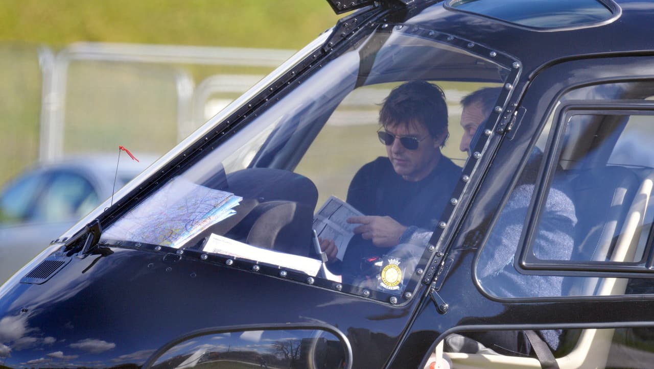 Se puso serio para seguir con la clase.