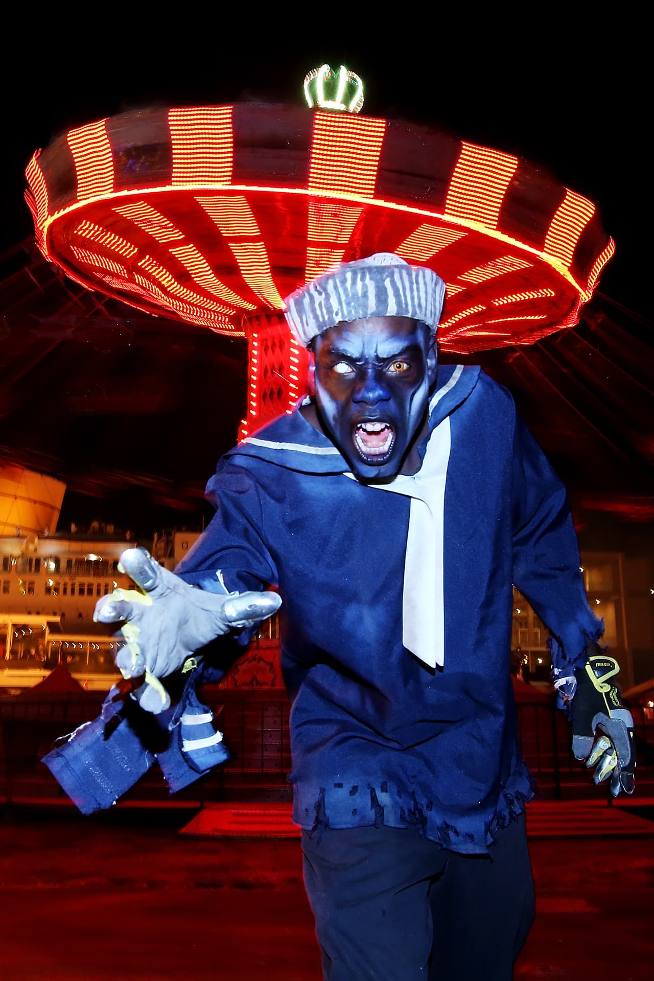 Durante el mes de octubre, los residentes del sur de California pueden visitar el famoso navío y conocer a un elenco de fantasmas y otros personajes terroríficos.