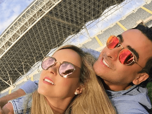 Por su parte, Karla de la Mora describió su sentir por la llegada de esta fecha especial para ambos.