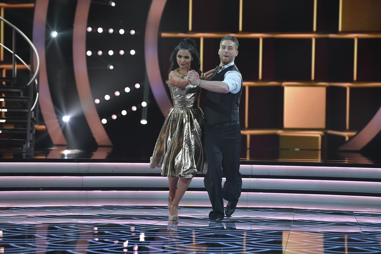 Esa misma gala por primera vez Kiara Liz se fue a una segunda ronda de baile. En esta ocasión, se adueñó de la pista y presentó un alegre quickstep.