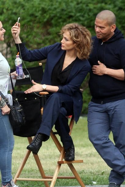 En varios momentos estuvo tomándose selfies.