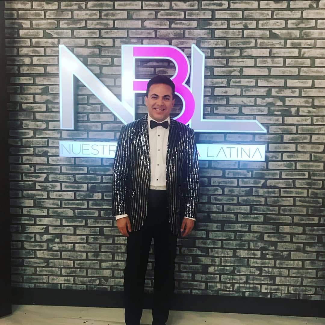 “Estás investigando muy bien, porque mira, estás de amiga de mi mamá (Verónica Castro), eso no es justo […] te pasó el dato” respondió el ‘Gallito Feliz’.