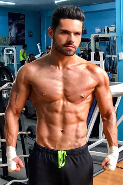 En años recientes Eleazar sorprendió con su transformación.