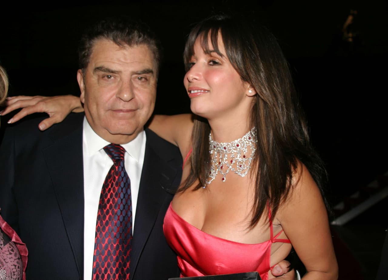 Durante los Premios INTE 2004 a lo mejor de la televisión de Ineroamérica y España con Don Francisco.