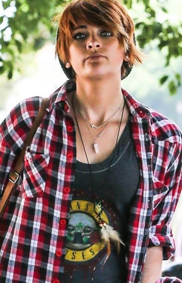 En 2013 la hija del astro del pop intentó quitarse la vida. La joven ingirió unas pastillas que le hicieron perder el conocimiento.