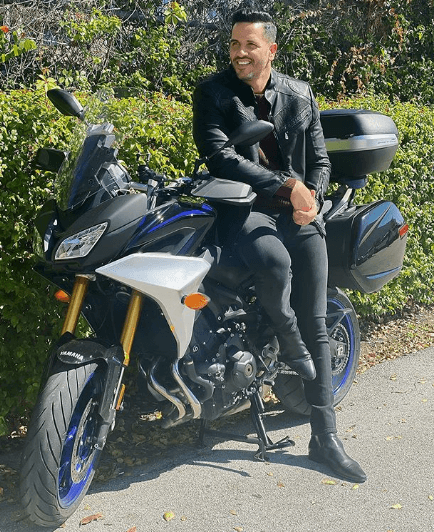 El conductor venezolano también es un hombre de retos y sin miedo al éxito, por lo que es un gran representante de Despierta América en la competencia de baile Mira Quién Baila.