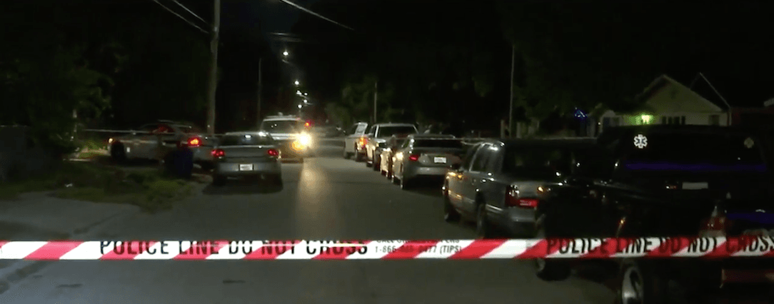 Encuentran los cuerpos calcinados de una familia luego de que se incendiara el pino navideño de su casa