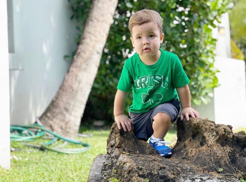 Hoy, con dos años cumplidos, ha quedado claro que la luz de Ford no solo ha logrado iluminar el mundo de su madre,
<b> sino el de todos los que han podido ser testigos de su desarrollo. </b>Sus miles de seguidores anhelan seguir viéndolo crecer siempre con una sonrisa.