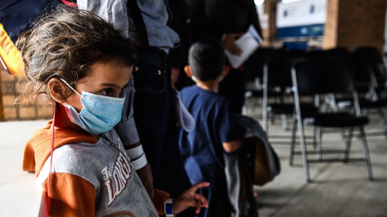 El impacto en la salud mental de los niños migrantes que cruzan solos la frontera: un trauma del que muchos no conseguirán reponerse 