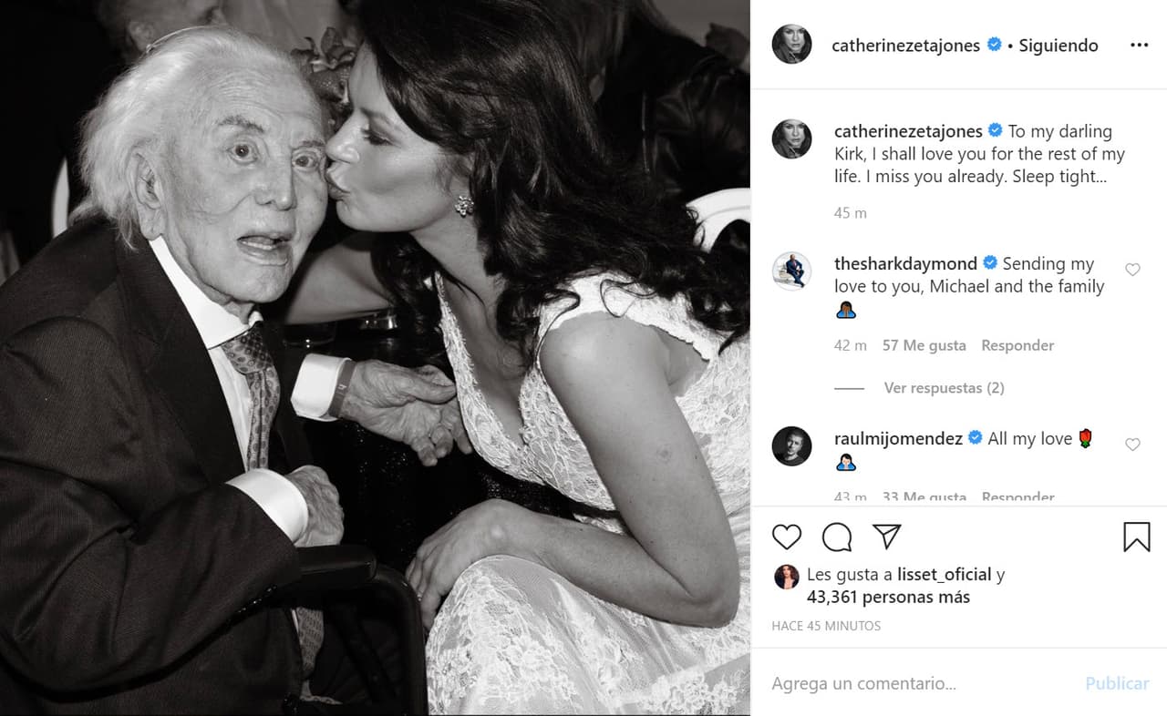 Una de ellas es Catherine Zeta-Jones, quien era la nuera de Kirk. Con un emotivo mensaje se despidió de su suegro: "Para mi querido Kirk, te amaré por el resto de mi vida. Ya te extraño. Sueña profundo...", se lee en la publicación de Instagram.
<br>