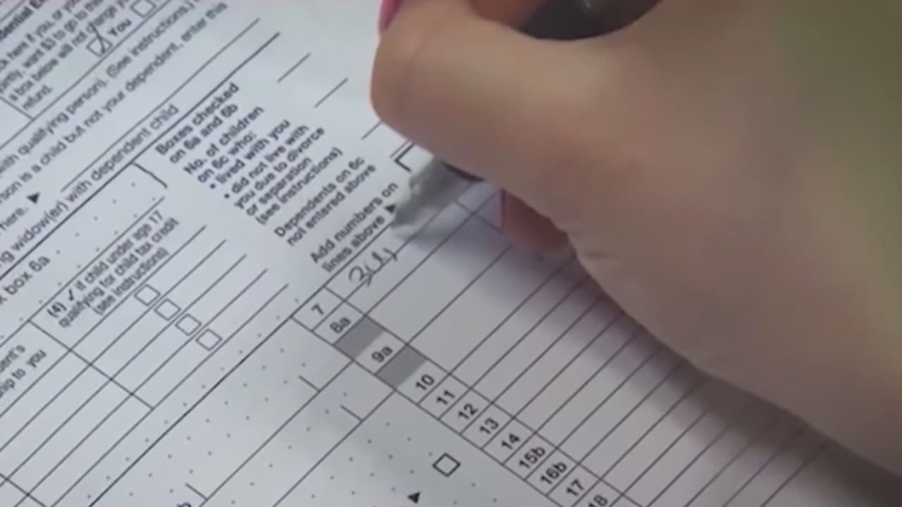 ¿Debes declarar impuestos en EEUU aunque hayas salido del país? Esto dice una experta