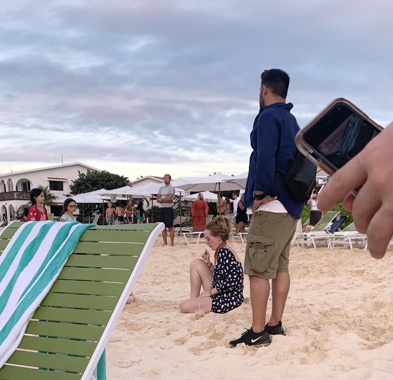 El presentador de televisión 
<b>Piers Morgan</b> reveló que 
<b><a href="https://www.dailymail.co.uk/tvshowbiz/article-7865197/Piers-Morgan-reveals-wife-Celia-goes-trainer-helped-Adele-shed-three-stone.html" target="_blank">su esposa Celia Walden y Adele van con la misma entrenadora</a></b> "una maga de cuerpo brasileña, llamada Camila Goodis", que trabaja en Beverly Hills, California.