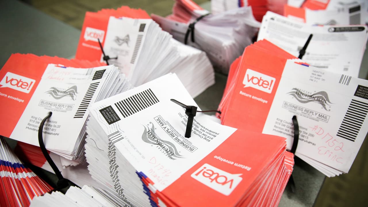 Trump arremete con nueva falsedad sobre fraude electoral: demócratas enviarán por correo "80 millones de boletas no solicitadas"