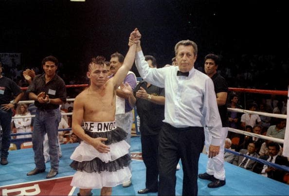 El 24 de agosto de 1992, Jorge Páez en el ring cuando a Brian Brown. 
<br>