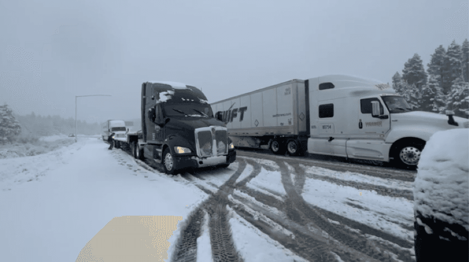 Puedes recibir alertas y notificaciones directamente en tu teléfono celular con 
<a href="https://www.univision.com/local/sacramento-kuvs/pronostico-norte-california-lluvia-nevadas-sacramento" target="_blank">la aplicación QuickMap</a> de Caltrans.