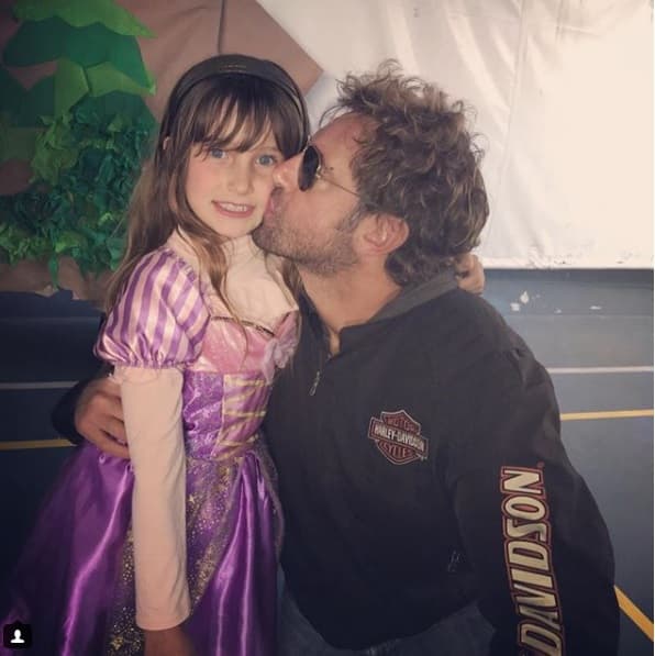 El actor siempre se ha dado tiempo para convivir con sus dos únicas hijas, a pesar de sus compromisos de trabajo.